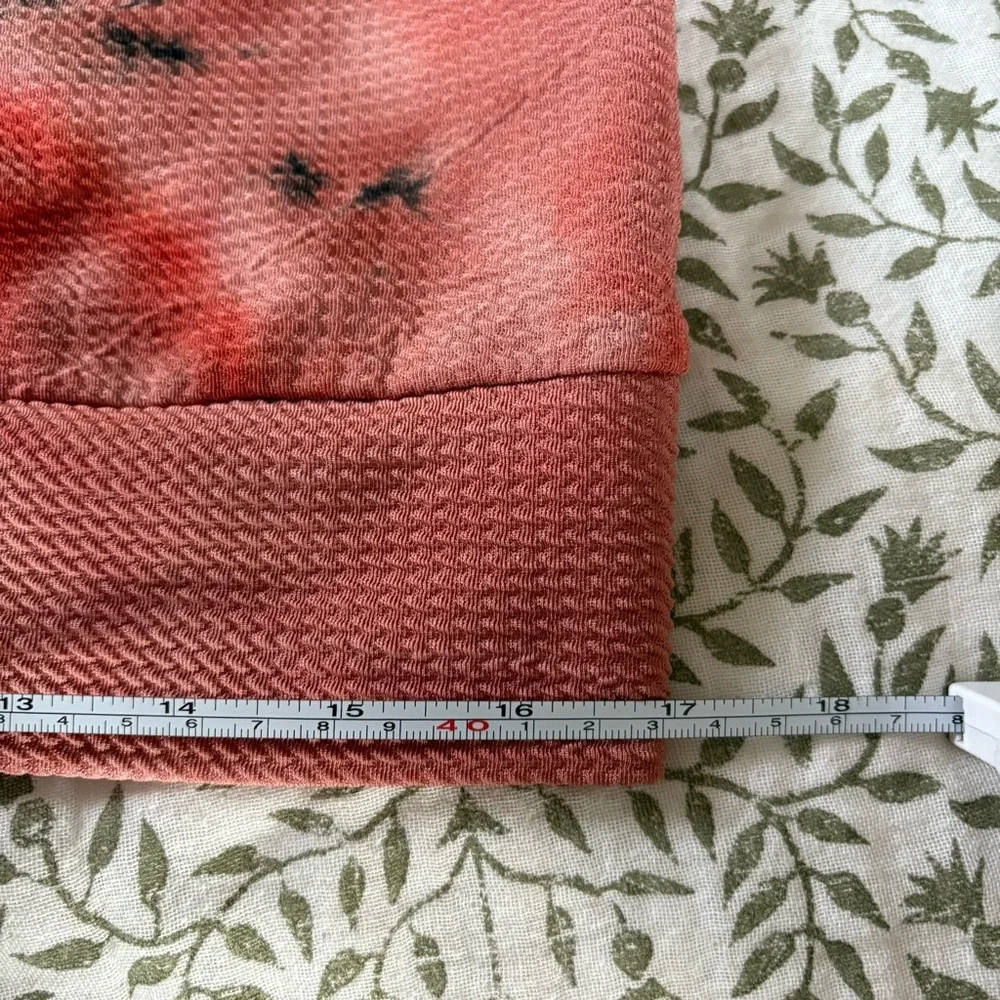 AQ-Sport XL Tie-Dye Hoodie in Pink, Peach, and Black Waffle-knit - Picture 10 of 12